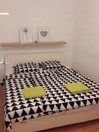 Apartman Carli *